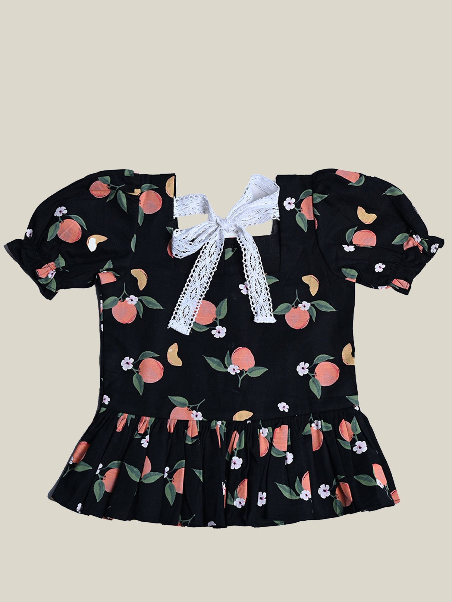 Cotton Top with Peaches printed on it